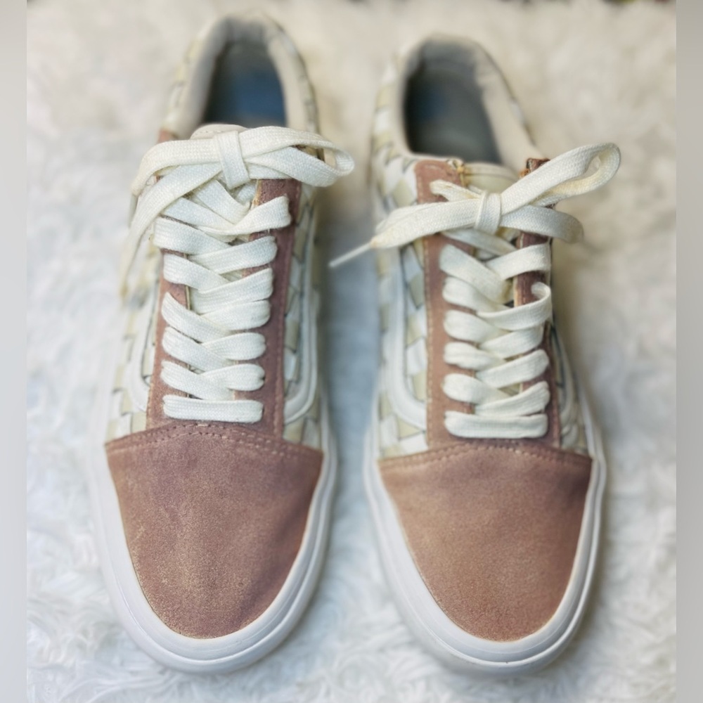 Vans US Women 9.5, Refreshed. Nude Tones. Great Condition!